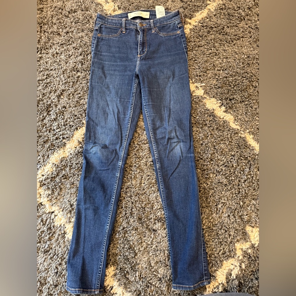 A&F‎ high rise skinny size 26/2